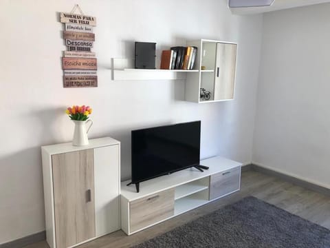 Communal lounge/ TV room, TV and multimedia