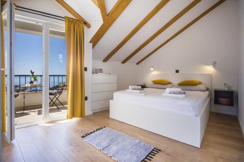 Balcony/Terrace, Photo of the whole room, Bedroom, Landmark view, Sea view