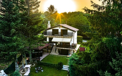 Property building, Off site, Natural landscape, Bird's eye view, Garden view, Sunset