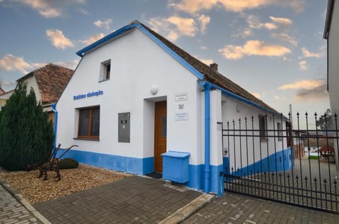 Property building, Day, Inner courtyard view