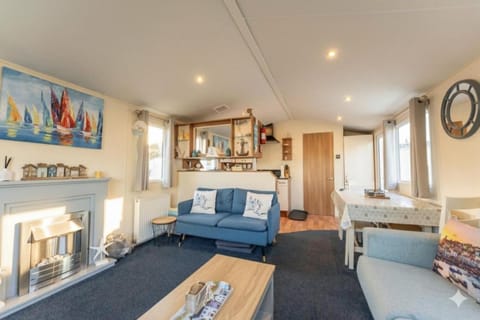 Captain's Quarters B67 Campground/
RV Resort in Brixham