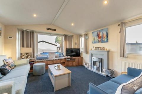 Captain's Quarters B67 Campground/
RV Resort in Brixham