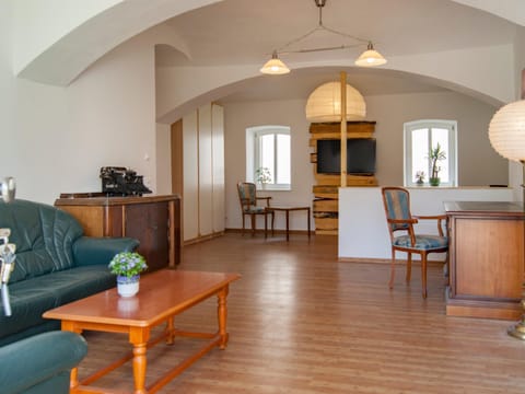 Living room, Photo of the whole room, Seating area