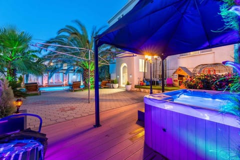 Summer, Hot Tub