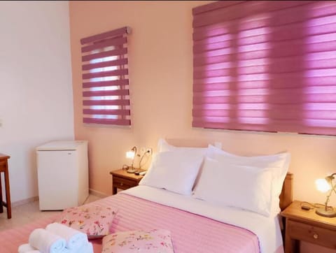 View (from property/room), Balcony/Terrace, Bedroom, air conditioner