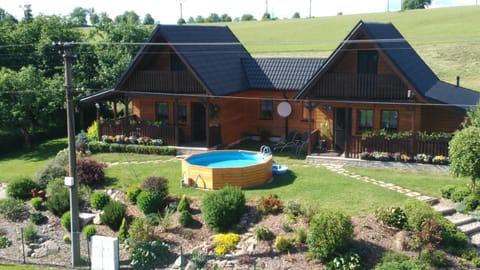 Property building, Bird's eye view, Garden, Swimming pool