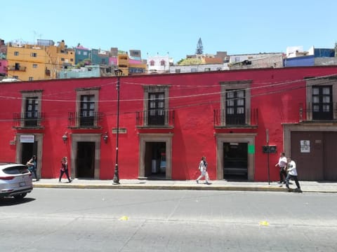 Facade/entrance