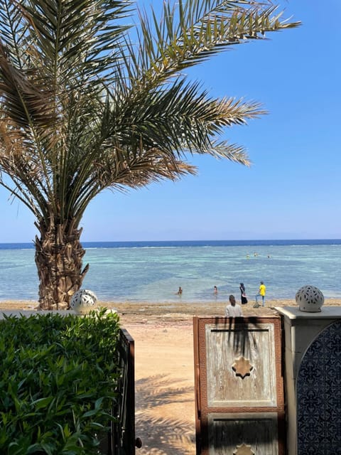 Facade/entrance, Beach, Sea view