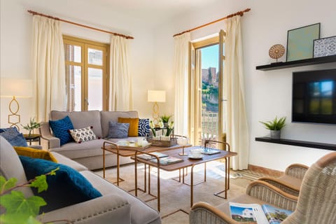 Balcony/Terrace, Living room