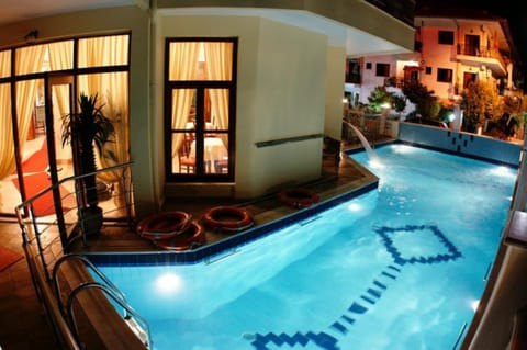 Swimming pool, Swimming pool