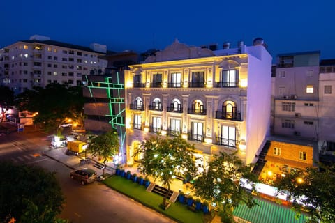 Property building, Street view