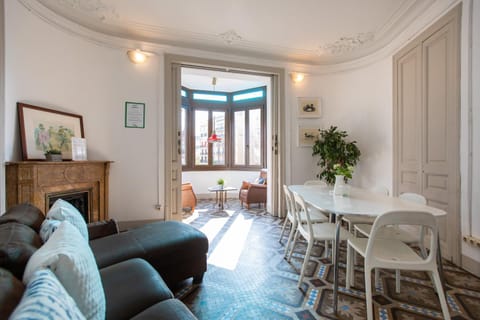 Living room, Seating area, Dining area