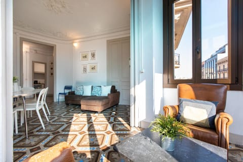 Solarium, Living room, Seating area