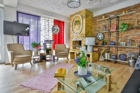 Kitchen or kitchenette, Living room, Seating area