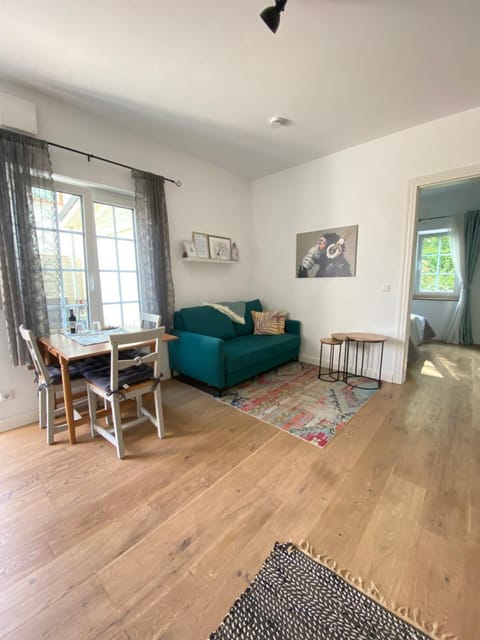 Woodhaus Appartement Apartment in Cologne