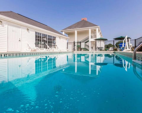 On site, Pool view, Swimming pool