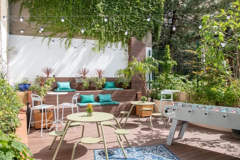 Patio, Spring, Day, Garden, Garden view, Facility for disabled guests