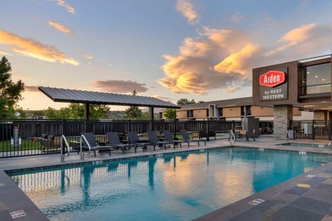 Property building, Swimming pool