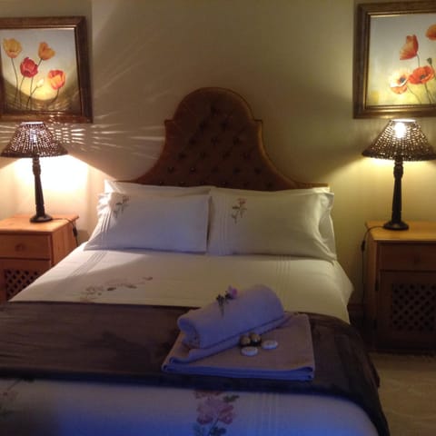 Photo of the whole room, towels