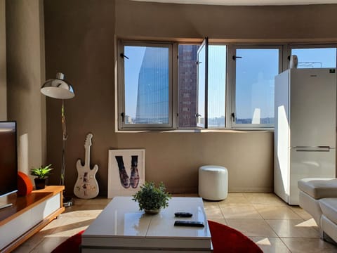 Property building, Nearby landmark, Dining area