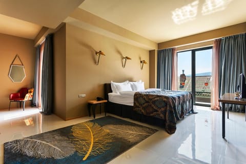 Bed, Balcony/Terrace, Bedroom