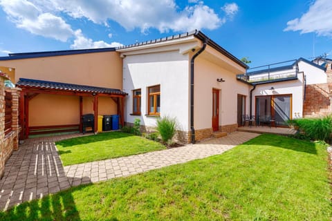 Property building, Facade/entrance, Garden