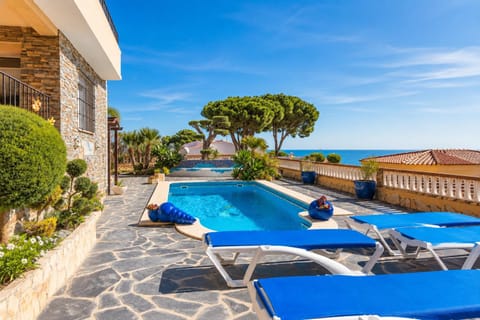 View (from property/room), Balcony/Terrace, Swimming pool