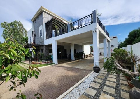 Property building, Balcony/Terrace, Balcony/Terrace