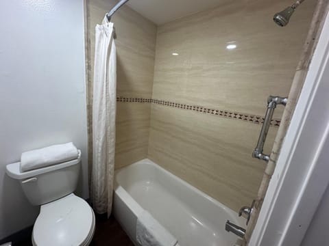 Palm Inn Hotel near Tyler Mall Riverside Hotel in Riverside