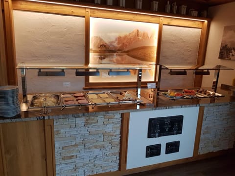 Breakfast, Continental breakfast, Internal: Not applicable to any particular room