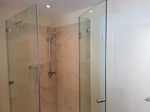 Ferienwohnungen Garhammer_ Kreuth_ Apartment in Tyrol