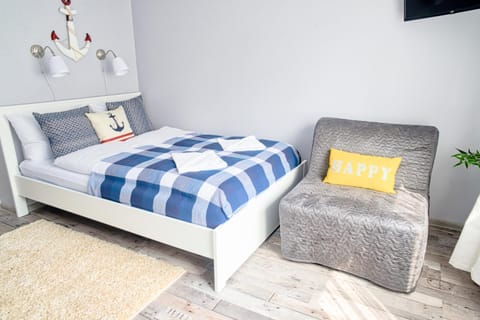 Bed, Photo of the whole room, Seating area