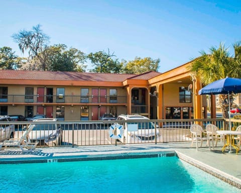 On site, Pool view, Swimming pool, Swimming pool