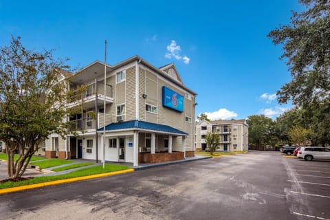 Property building, On site