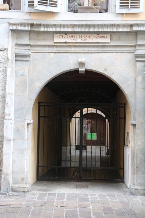 Property building, Facade/entrance
