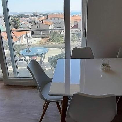 Balcony/Terrace, Dining area