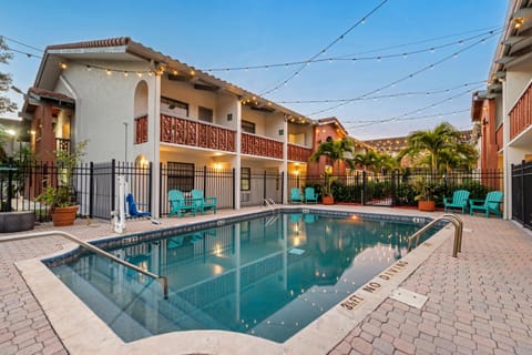 Swimming pool