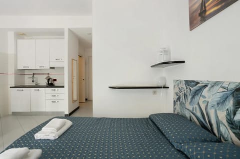 Bed, Kitchen or kitchenette