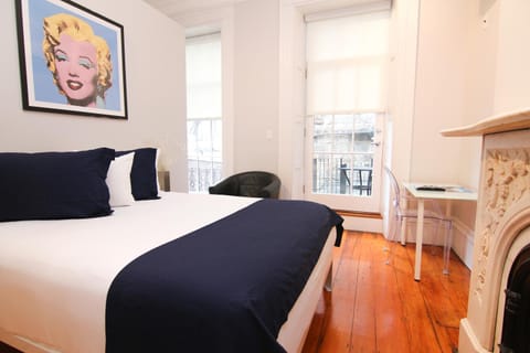 Bed, View (from property/room), Balcony/Terrace, Seating area, Bedroom