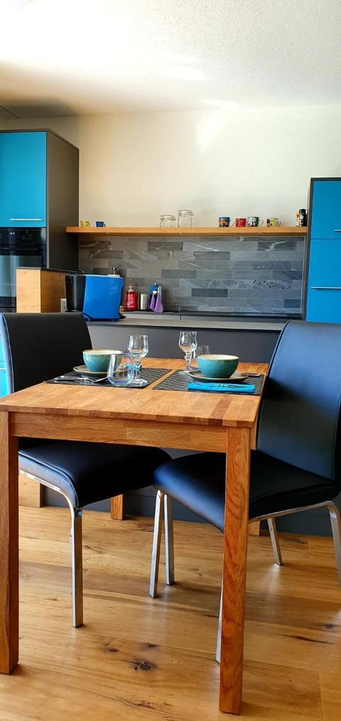 Coffee/tea facilities, Kitchen or kitchenette, Other, Photo of the whole room, Seating area, Dining area, Communal kitchen, Area and facilities