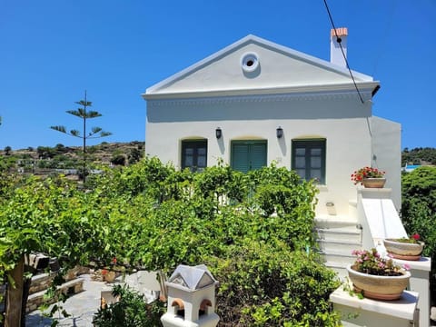 Property building, Spring, Day, Activities, BBQ facilities, Garden, View (from property/room), View (from property/room), Garden view, Garden view, Landmark view, Mountain view, Area and facilities, Quiet street view, Inner courtyard view