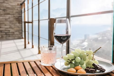 Natural landscape, View (from property/room), Food and drinks, Sea view, Sea view