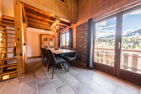 Close to the village - Chalet 4 Bedrooms, Mont-Blanc View Chalet in Megève