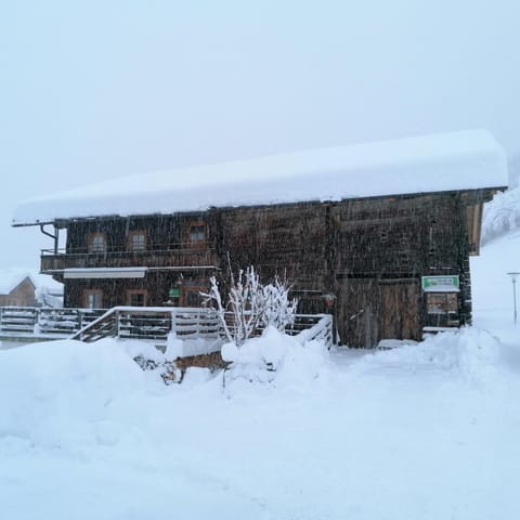 Property building, Winter