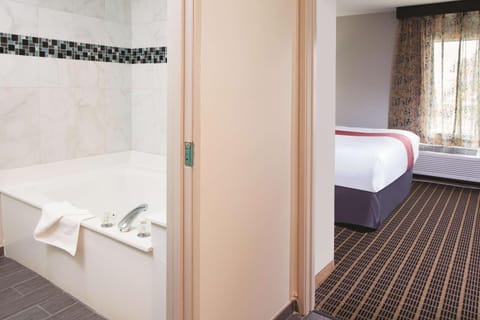 Photo of the whole room, On site