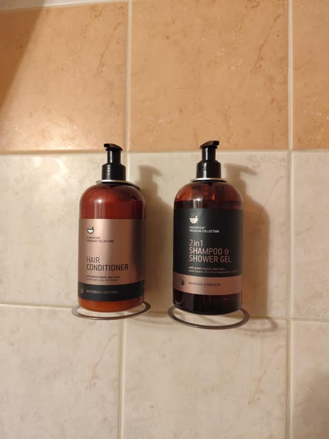 Shower, Decorative detail