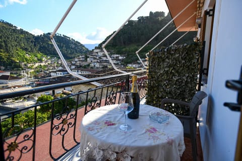 Patio, Day, Natural landscape, View (from property/room), Balcony/Terrace, Dining area, Mountain view, Breakfast, Breakfast