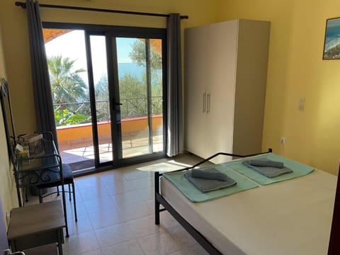 Bed, View (from property/room), Photo of the whole room, Bedroom