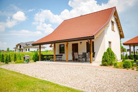 Property building, Day, Garden, Garden view