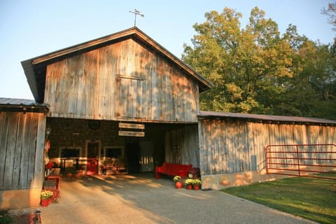 Panther Valley Ranch Farm Stay in Garland County